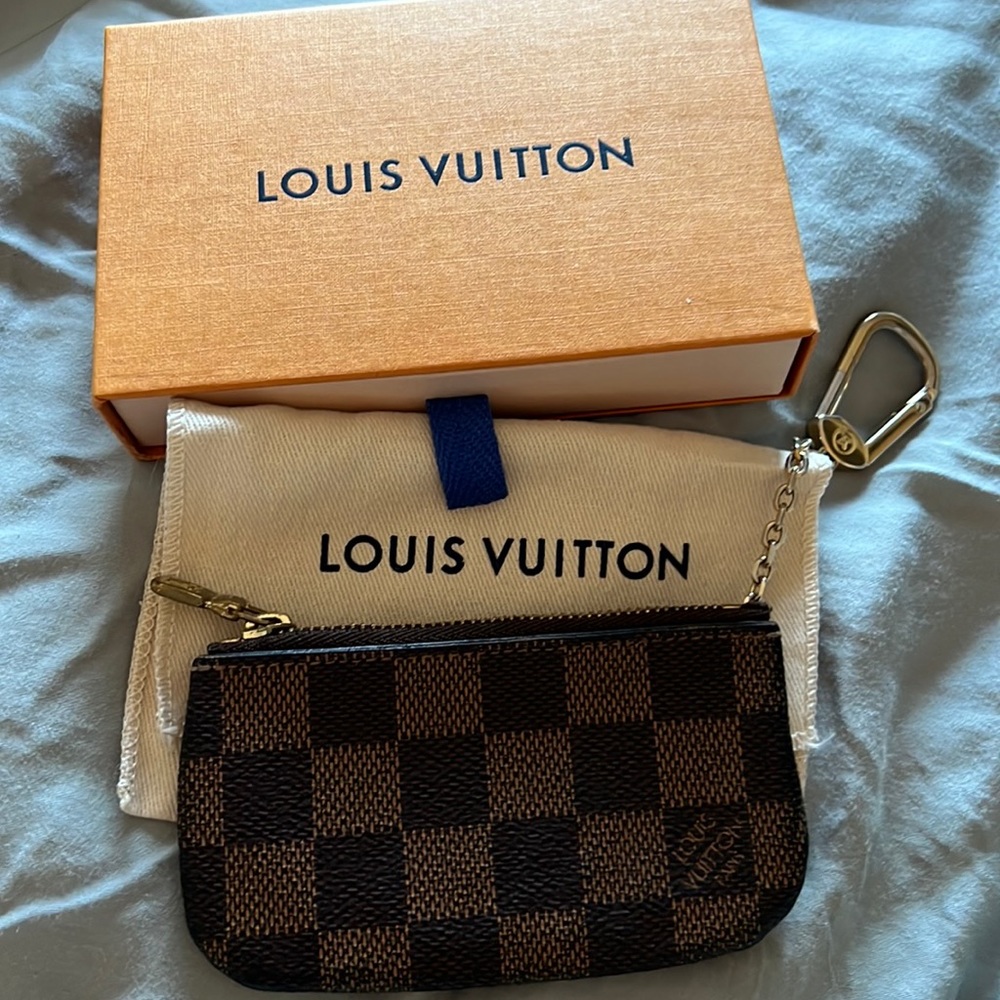 LV coin pouch -Damier